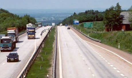 Vägtrafikens klimatutsläpp minskade 2012