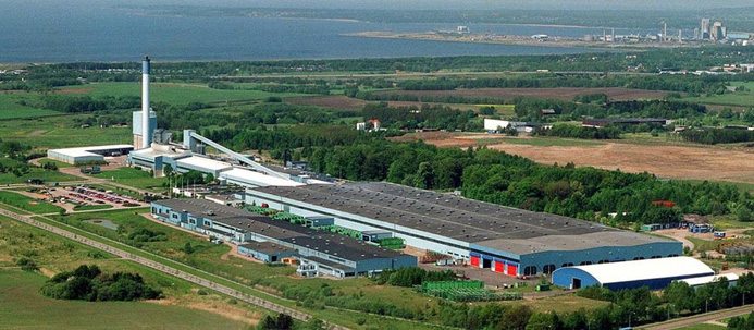 Stena Metallkoncernen fu00f6rvu00e4rvar Pilkington Floatglas fastighet i Kistinge industriomru00e5de i Halmstad. Halmstad u00e4r sedan mu00e5nga u00e5r tillbaka ett viktigt produktionscentrum fu00f6r Stena Metallkoncernen med totalt 195 medarbetare pu00e5 tre anlu00e4ggningar.