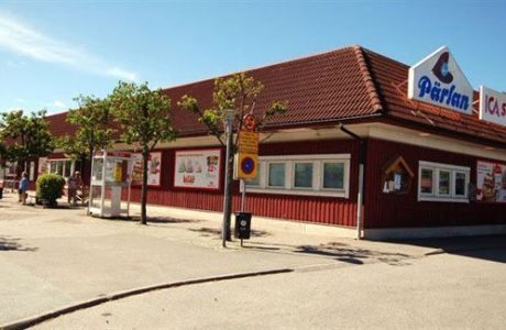 Kungsleden säljer fem fastigheter