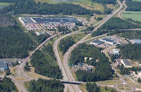 Nu höjs säkerheten på E18