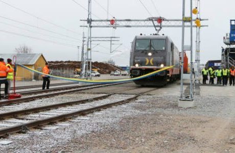Piteå Hamns elektrifierade järnvägsterminal invigd