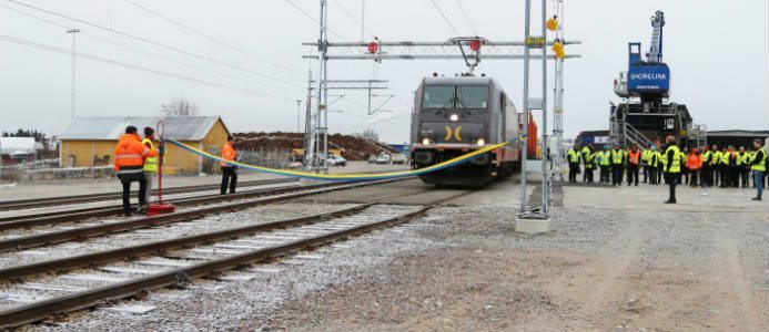 Piteå Hamns elektrifierade järnvägsterminal invigd