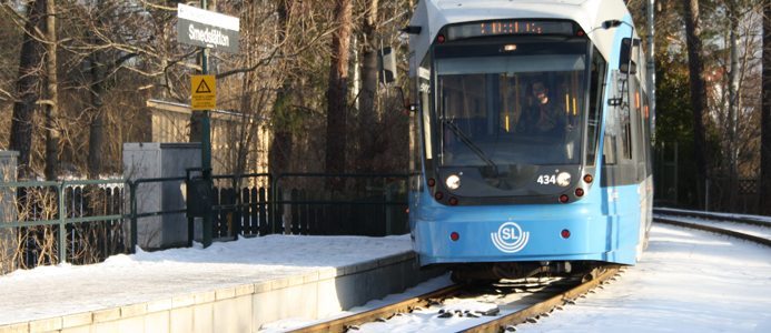 Tvu00e4rbanan Smedslu00e4tten station