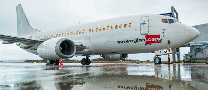 Norwegians 737-300 med registrering LN-KKW som landat i Bodu00f6 och gjort sin sista flygning