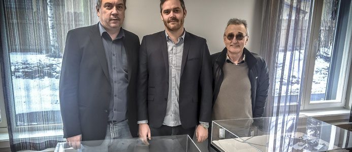 Avdelningschef Leif Stensrud, projektchef Erik Granerud och projektledare Ole Bakken är mycket glada över att avtalet om sjukhuset i Vestfold, som är det största någonsin för Assemblin Norge, är påskrivet. Bild: Assemblin