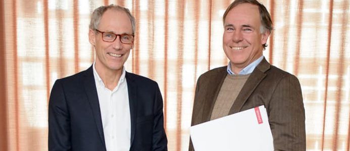 På bild Jonas Hellström, vd Projektbyrån och Pär Hammarberg, vd COWI Sverige. Foto: Jonas Hellsén