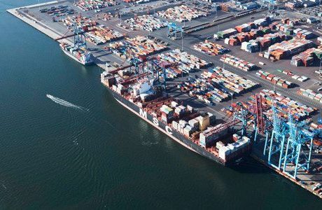 Minskad containertrafik efter hamnkonflikt