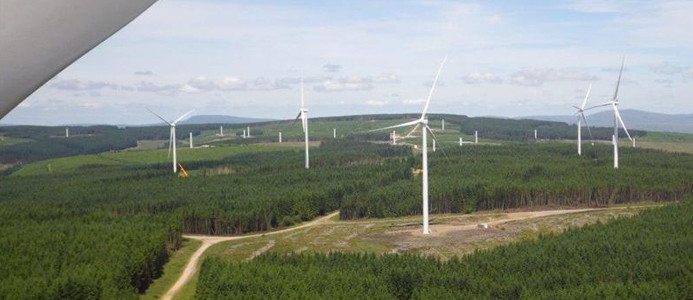 Vattenfall inviger sin största vindkraftpark på land.