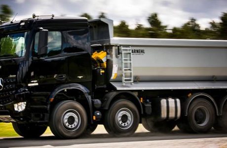 Mercedes kommersiella fordon ökade snabbare än marknaden
