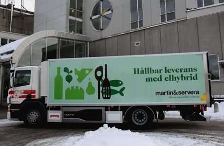 Martin & Servera satsar på elhybrid