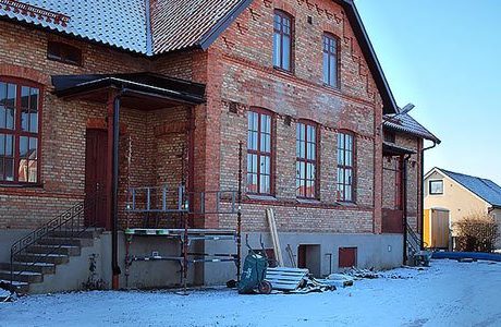 Skola byggs om till 5 spektakulära lägenheter