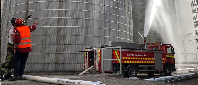 Brandsläckningsövning i Gävle hamn