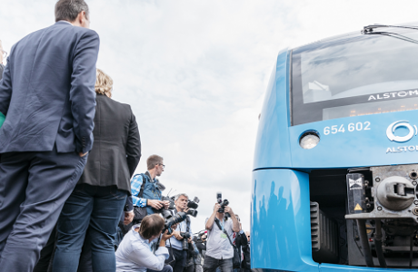 Järnvägseliten samlades för premiären av vätgaståget