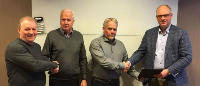 Fr v Hans Karlsson, projektledare NIAB, Leif Pettersson, regionchef Assemblin El, Håkan Nilsson, vd NIAB, och Fredrik Allthin, vd Assemblin El.