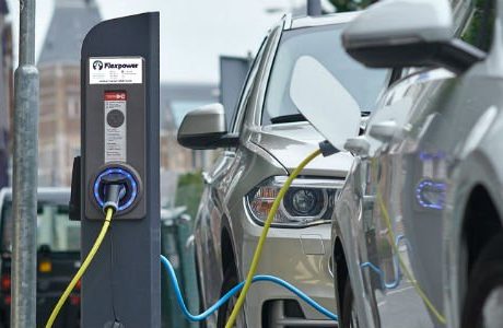 Största smarta laddnätverket för elbilar