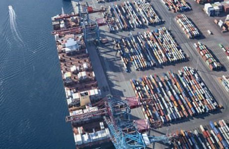Göteborgs Hamn rustar för världens största containerbåtar