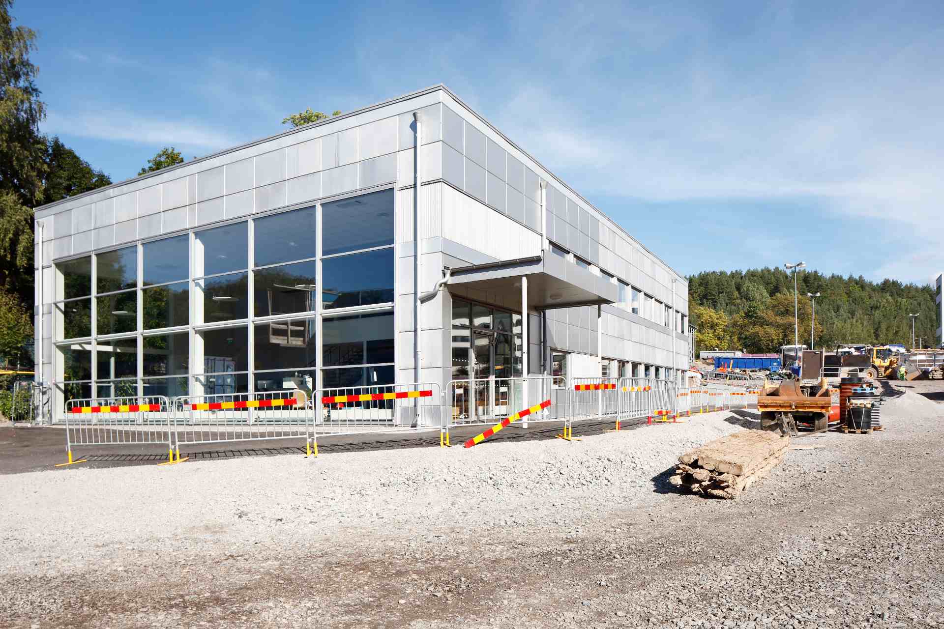 Här är kontorshuset av återbrukat material