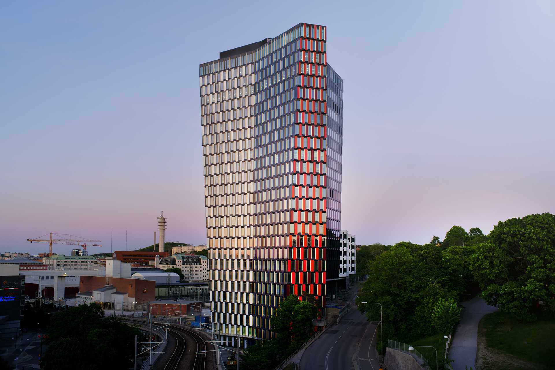 Skanska gör tre uthyrningar i Stockholmsskrapan