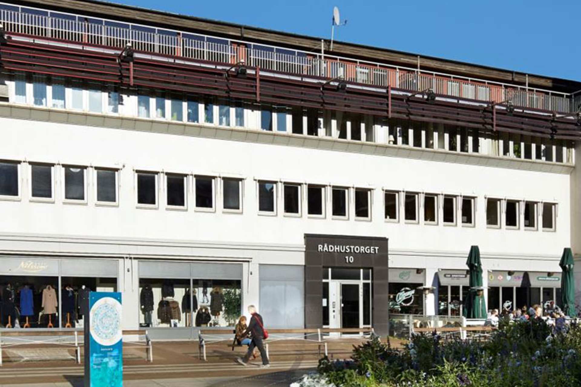 Balder och K-Fastigheter i dubbla affärer