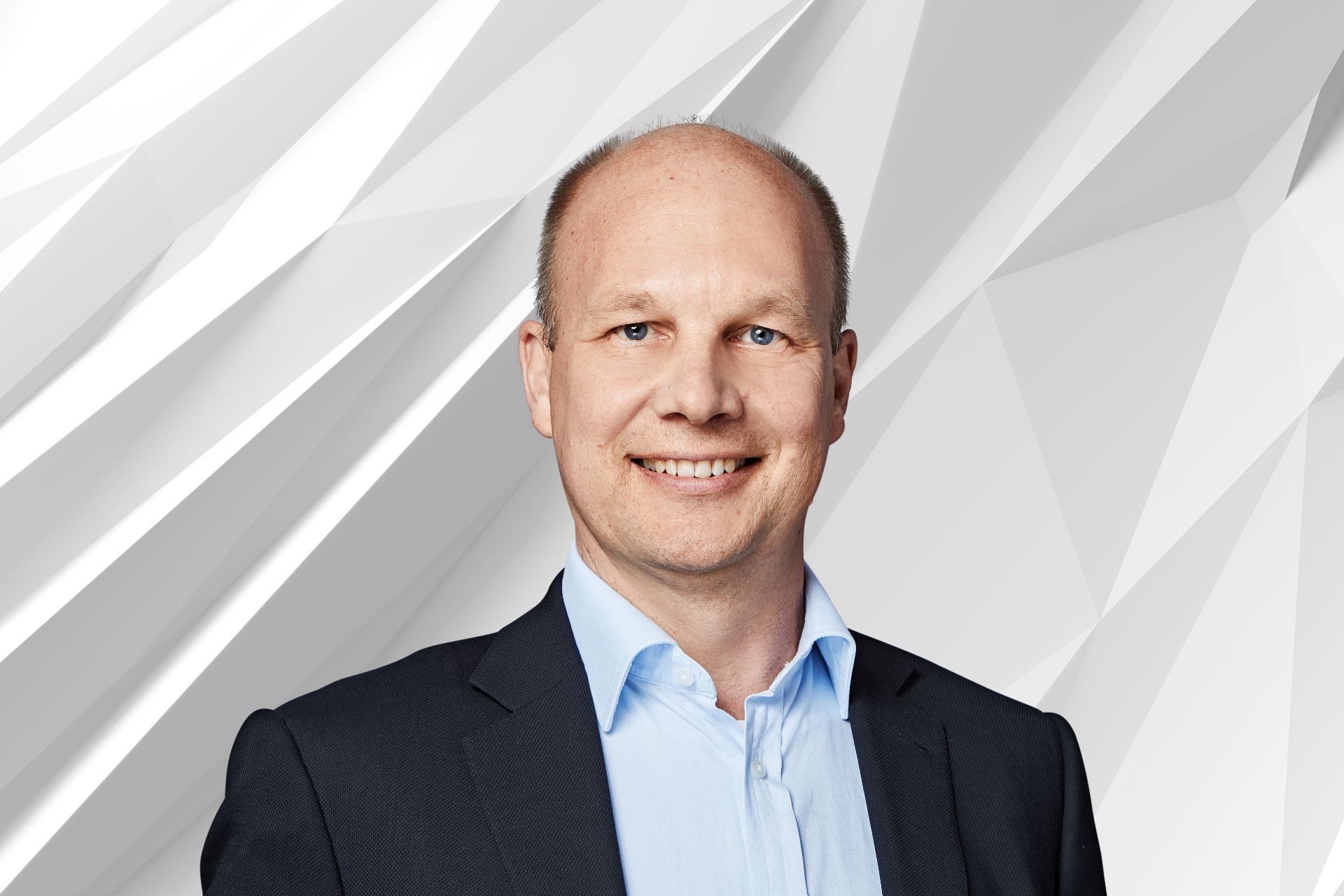 ABB tar in halv miljard euro från EU-banken