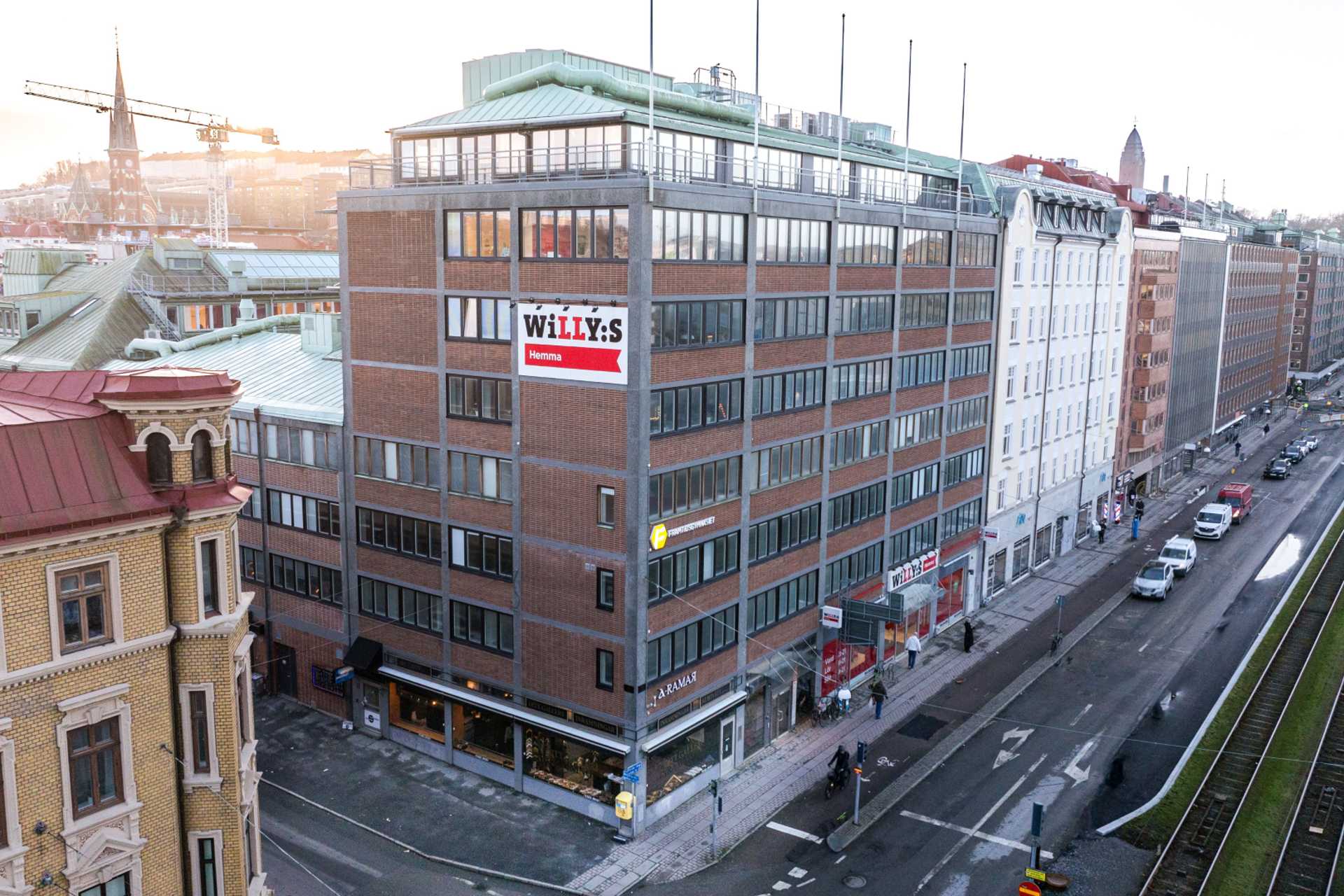 Wallenstam hyr ut lokaler till universitet