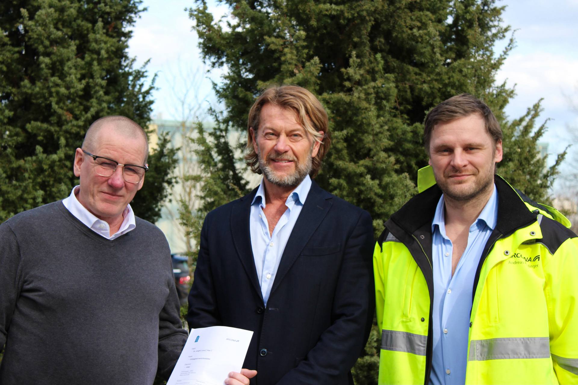 Från vänster: Kenneth Lindahl, ombud Micasa, Olle Pihl, projektledare Micasa och Andreas Asplinger, ombud och affärschef Arcona. Bildkälla: Arcona.