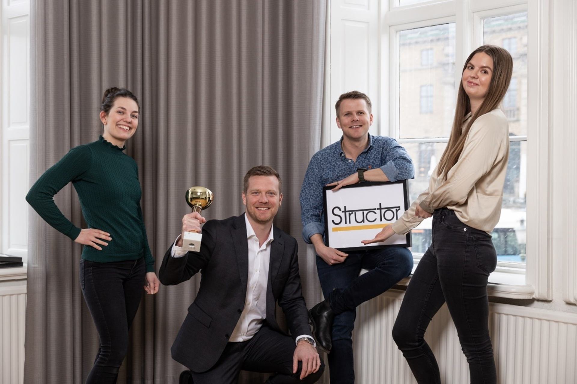Structor Mark Väst från vänster: Josefine Klintberg, Björn Sandsundet, Olof Nilsson och Elin Magnusson. Saknas på bilden: Ailinh Nguyen. Bildkälla: Structor.