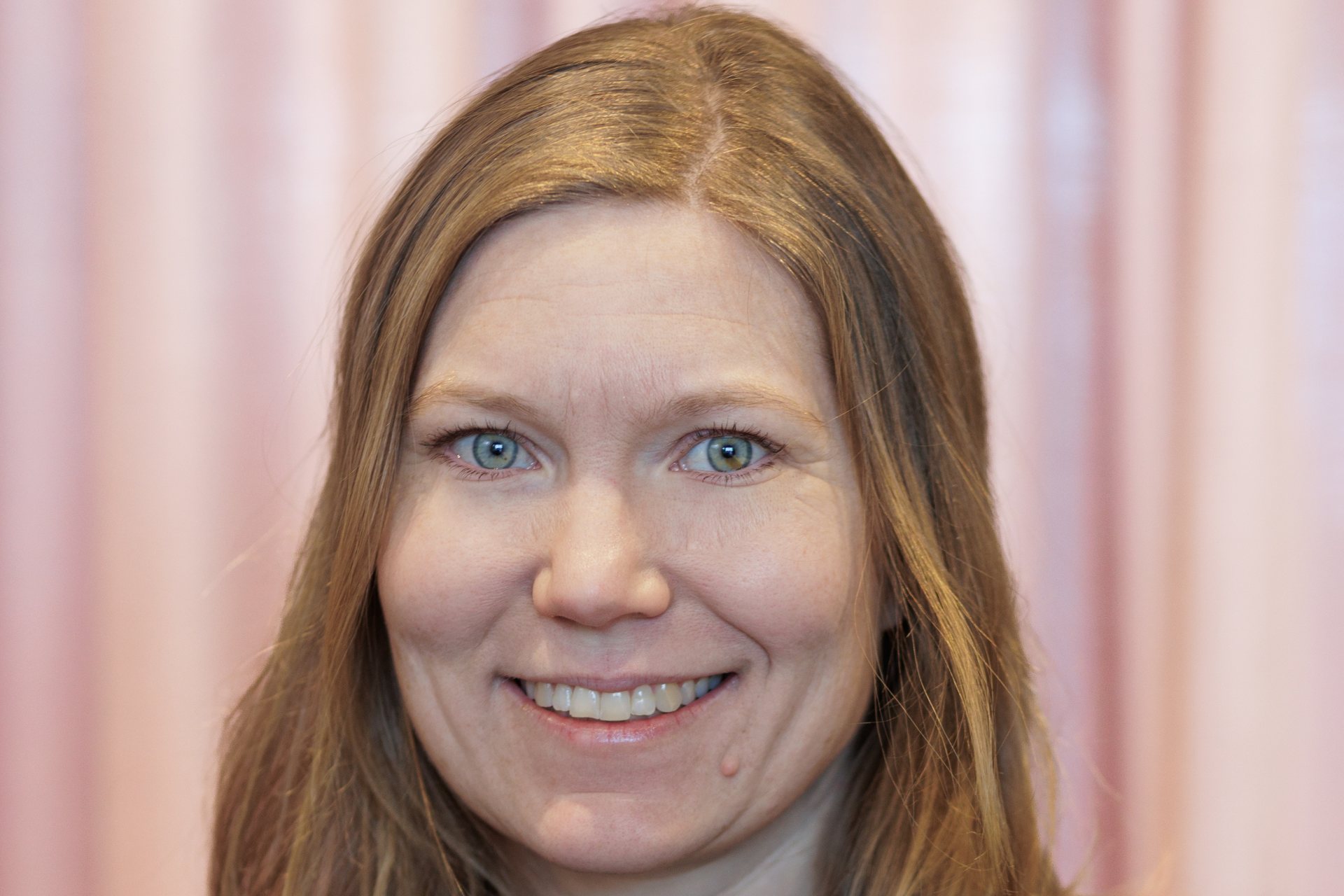 Frida Gustafsson. Foto: Jon Buscall. Bildkälla: Huddinge Samhällsfastigheter.