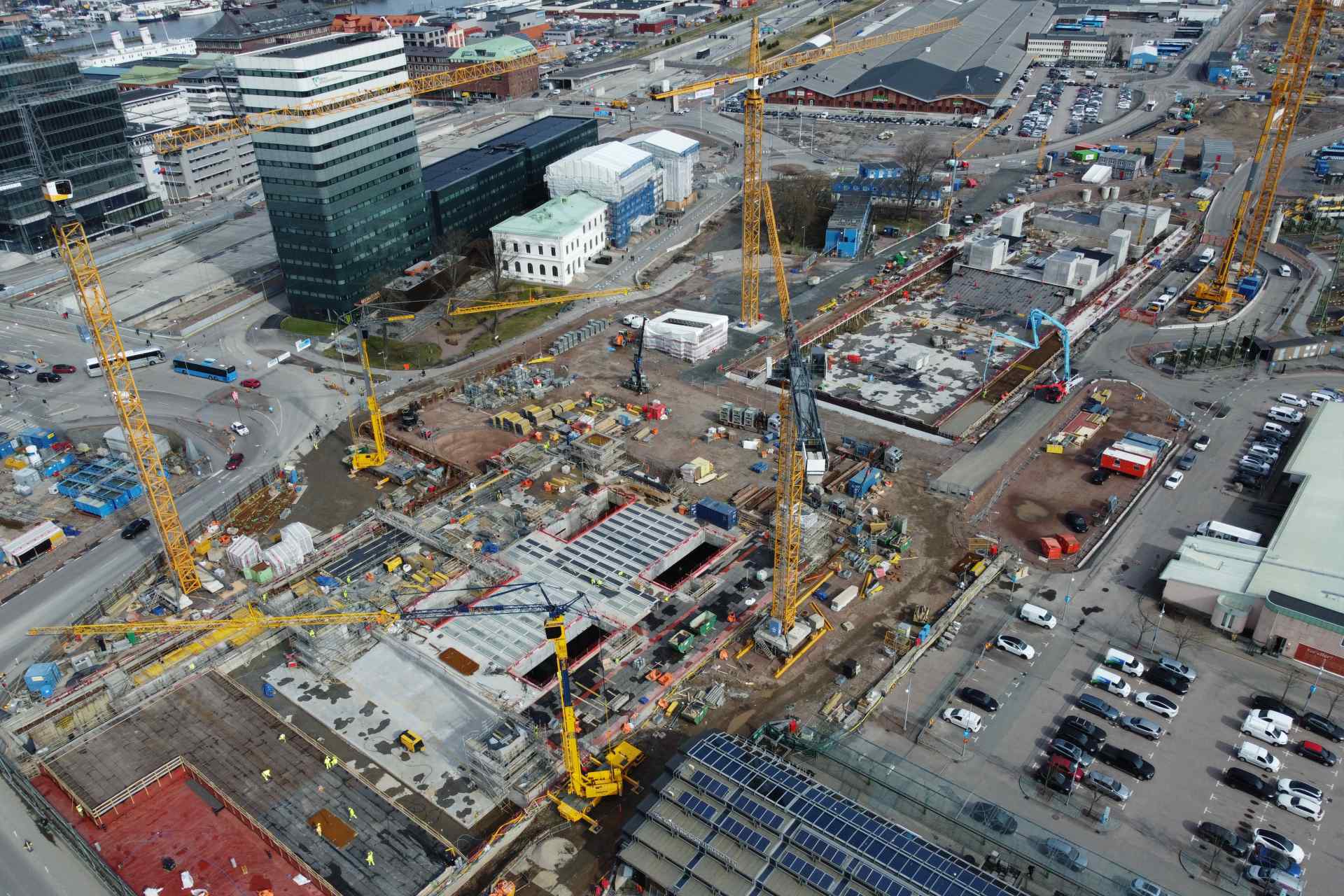 Bitter tvist hotar megabygget - vägrar betala