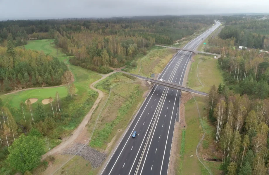 Motorvägen är klar och invigd: 