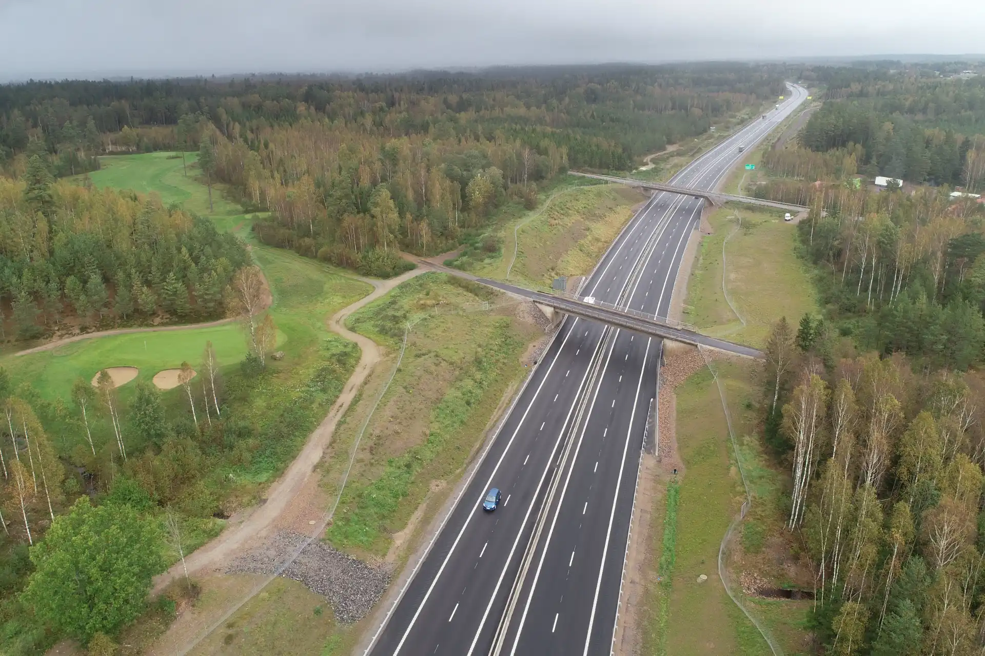Motorvägen är klar och invigd: 
