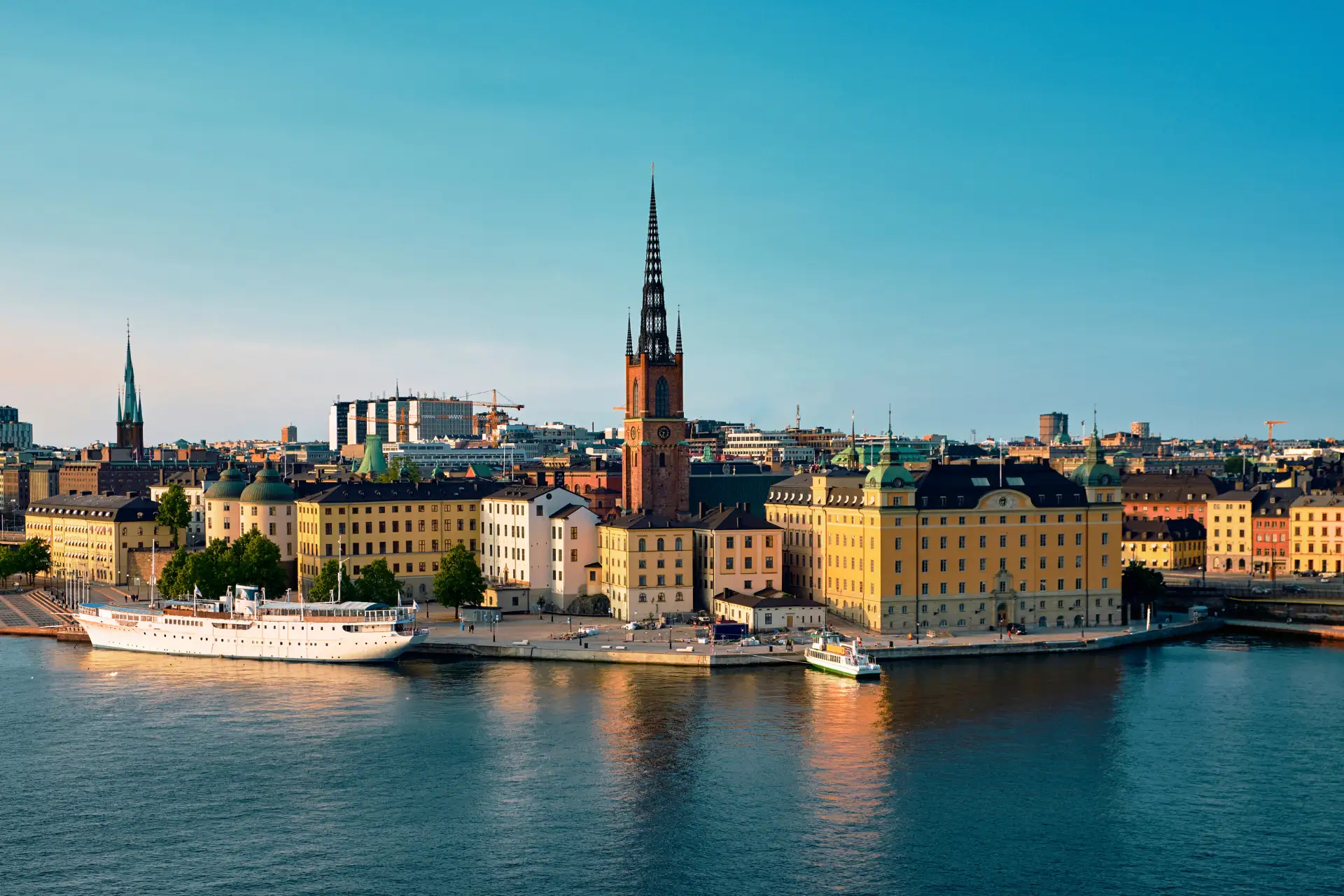 Skakigt på bostadsmarknaden - priserna faller