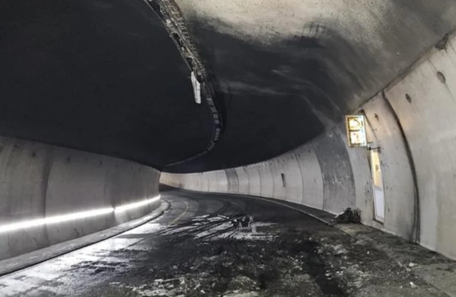 Tunnel förstörd efter dramatisk brand i Norge