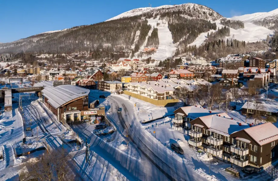Säljer fastigheter för 660 miljoner i Åre