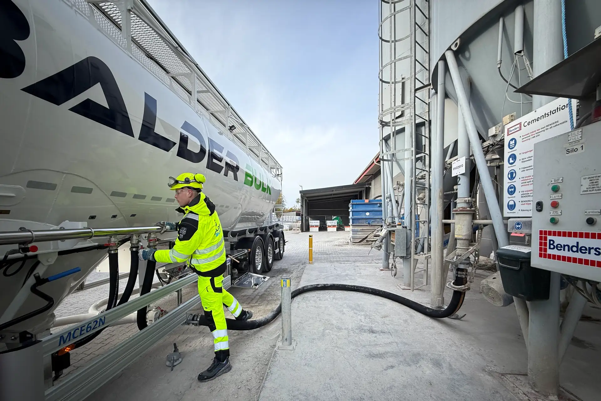 De är först i Sverige med historisk cement