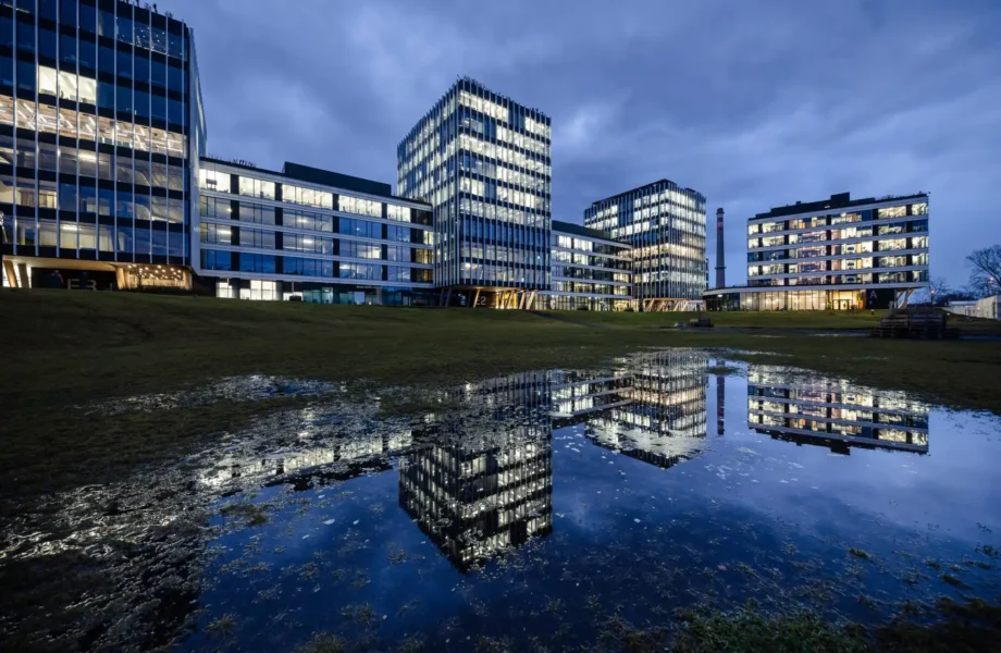 Skanska miljardsäljer stora komplexet