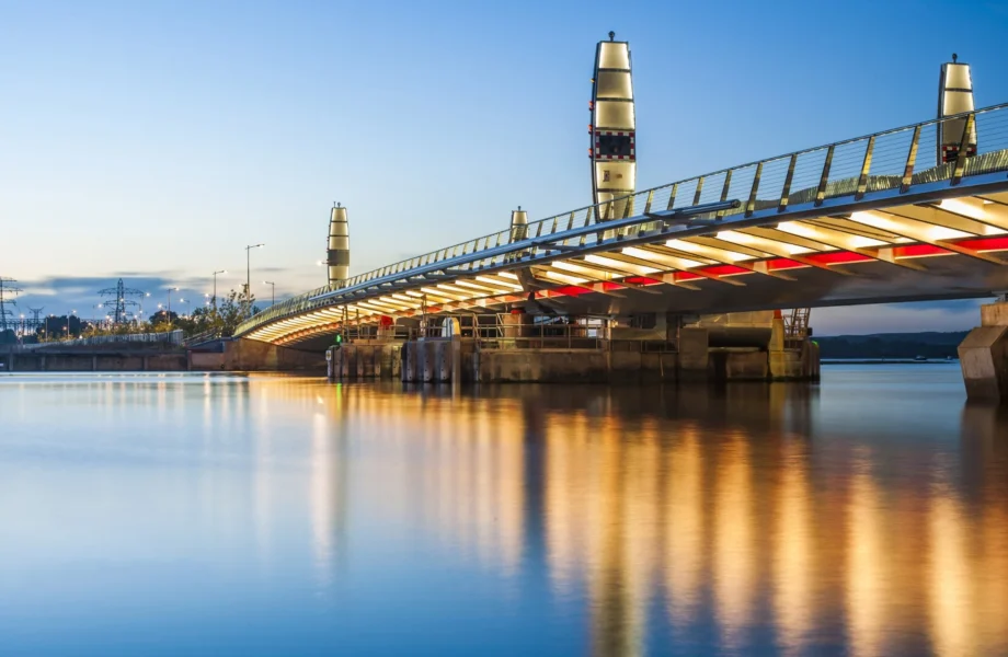 Hörde onormalt knakande – snart öppnar bron igen