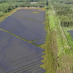 Schweizisk jätte bygger försenad solpark i Sverige
