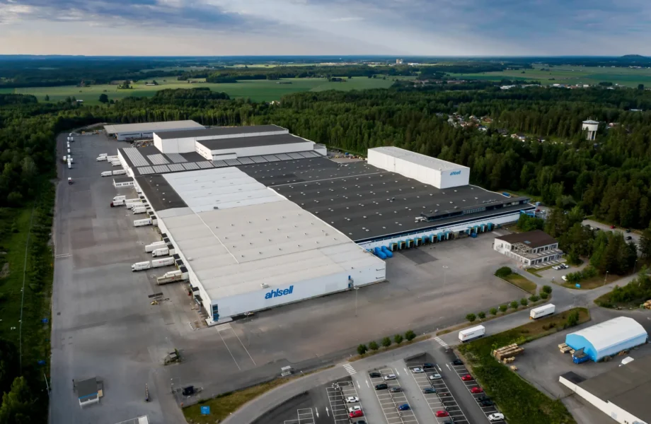 Assemblin tar stororder på jättebygget