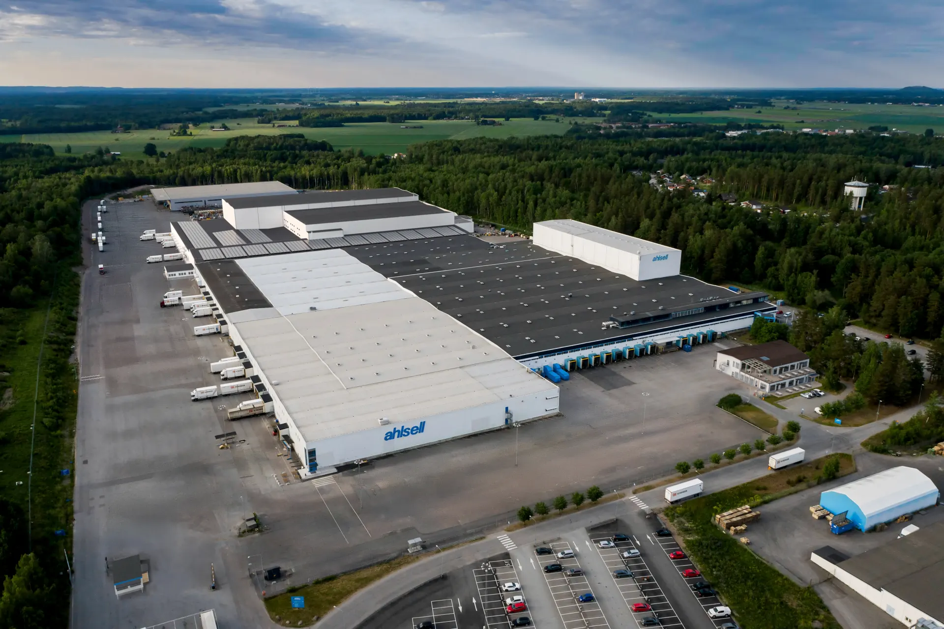 Assemblin tar stororder på jättebygget