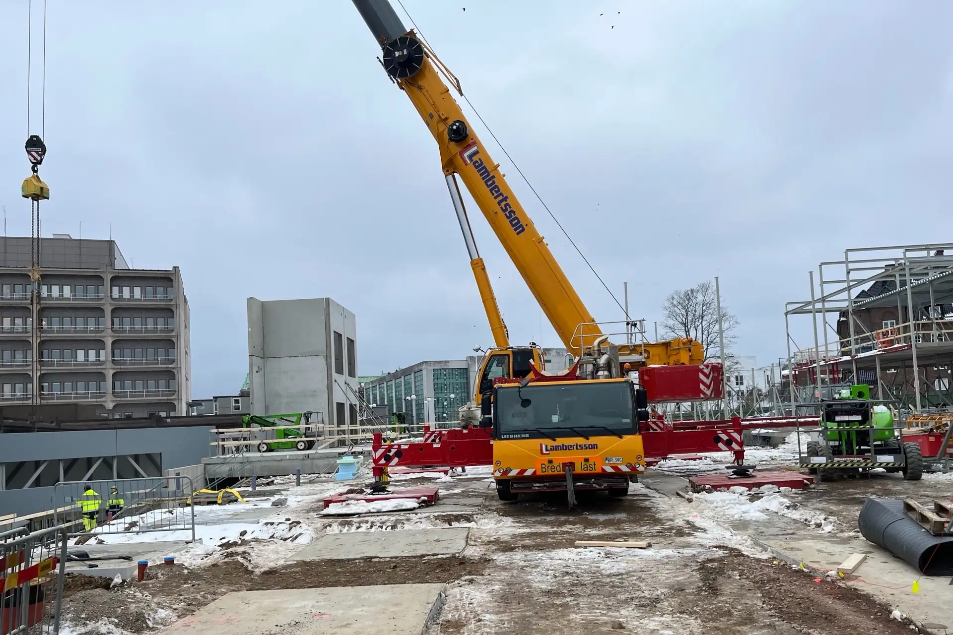 Unika uppdraget – monterar stomme som ska tas ned