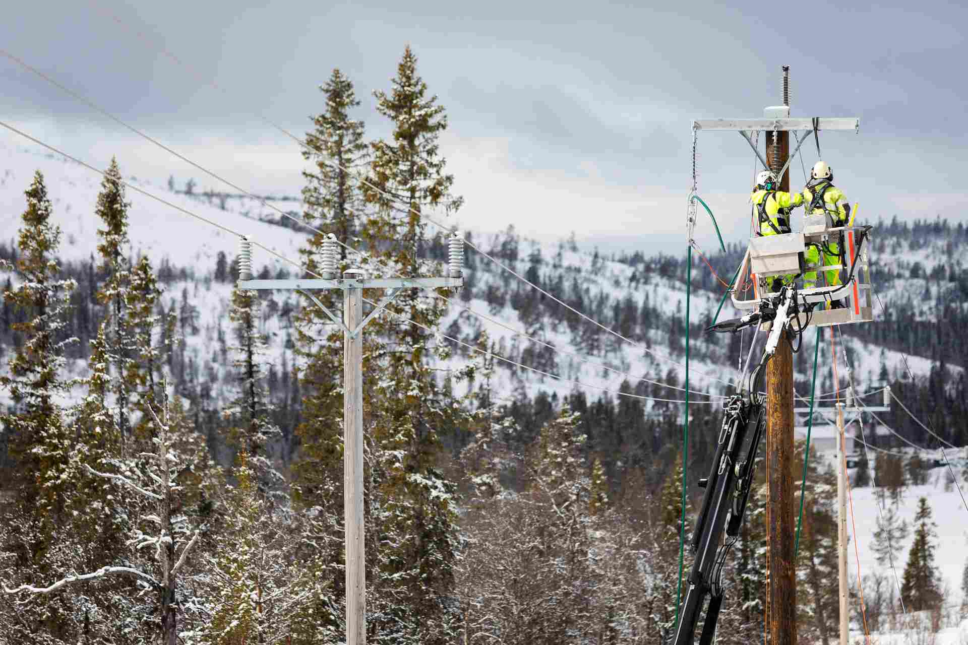 Robust elförsörjning i krävande klimat – därför väljs belagd luftledning i nya 52 kV-projekt