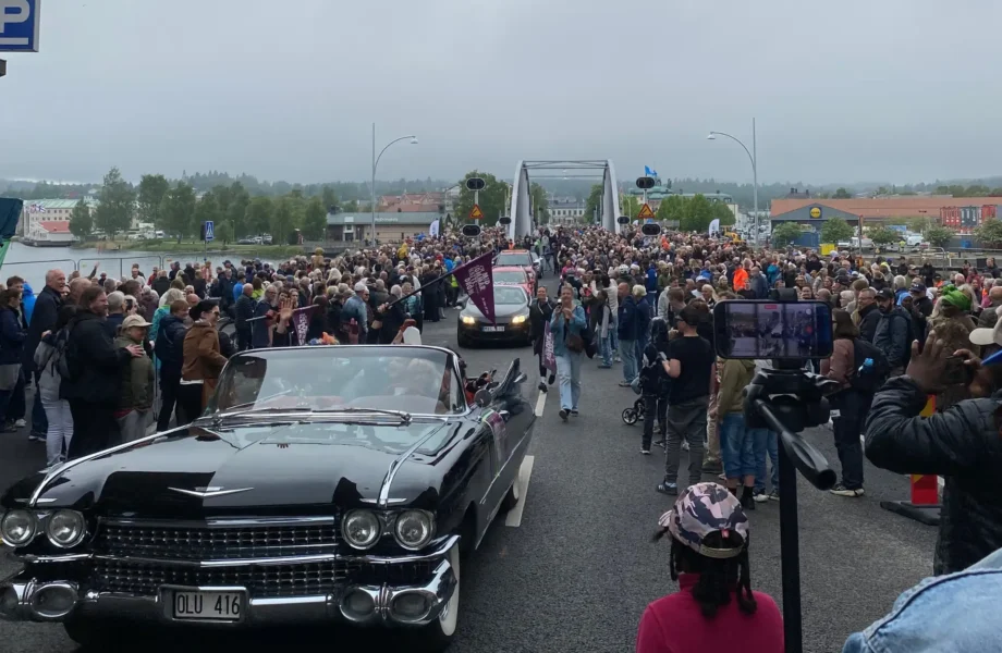 Nya bron invigd - inför tusentals