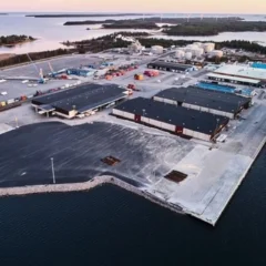 Slitna kajen i hamnen rustas upp - då är den klar