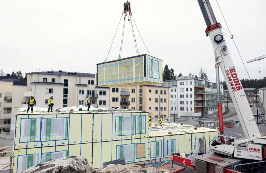 Svenska byggjätten expanderar till Finland