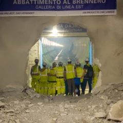 Historiskt genombrott i tunneln under Alperna