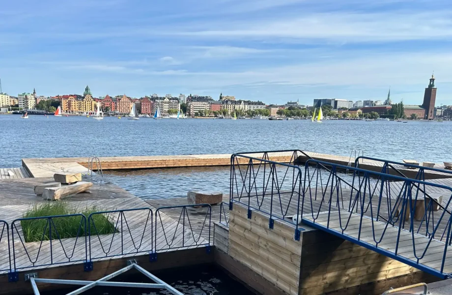 Bastuflottar får bygglov mitt i stan