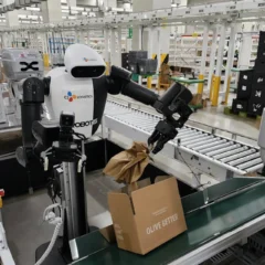 Logistikbolaget anställer humanoida robotar